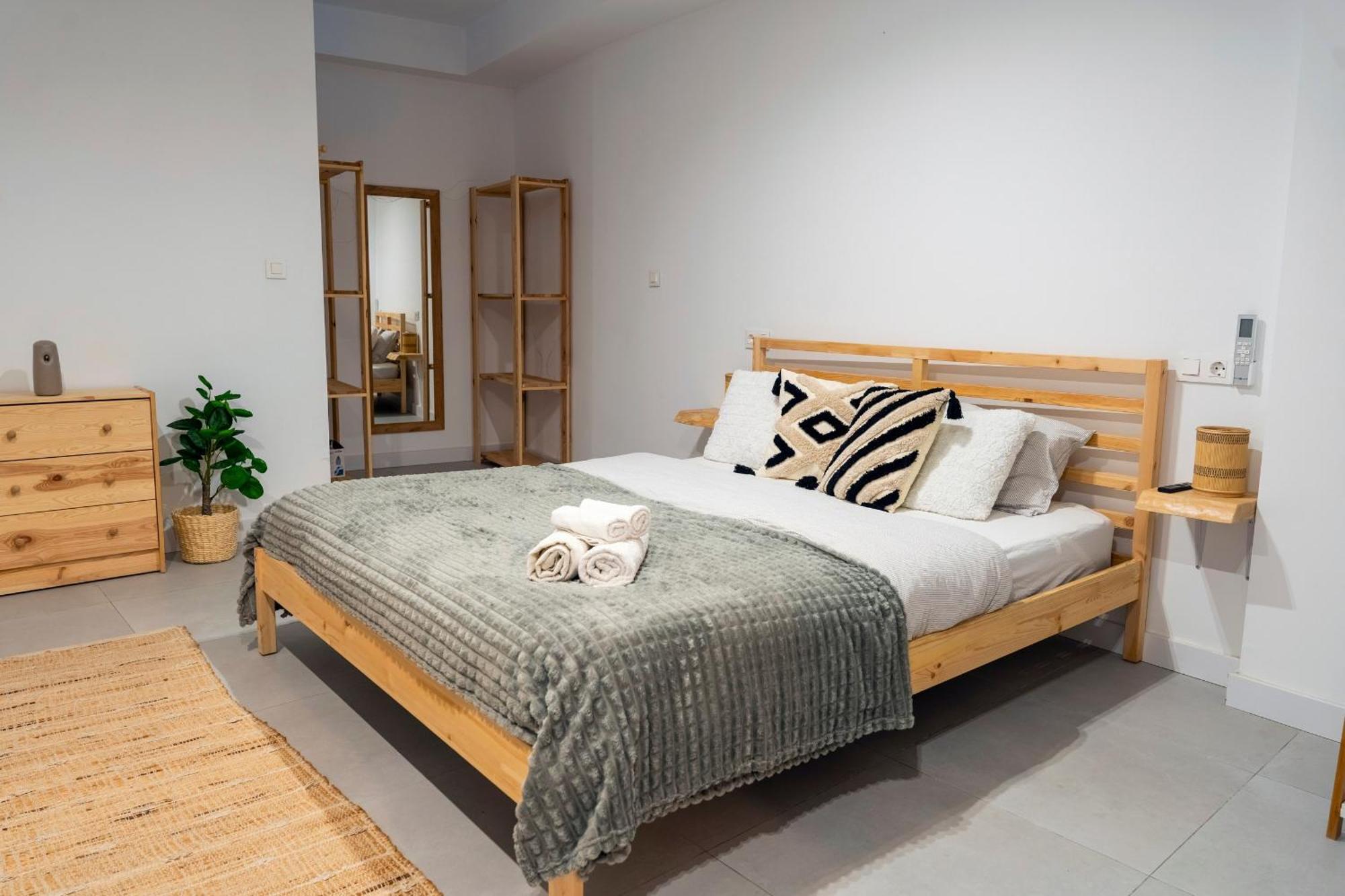 Apartment Andrea In Malaga Center Bagian luar foto