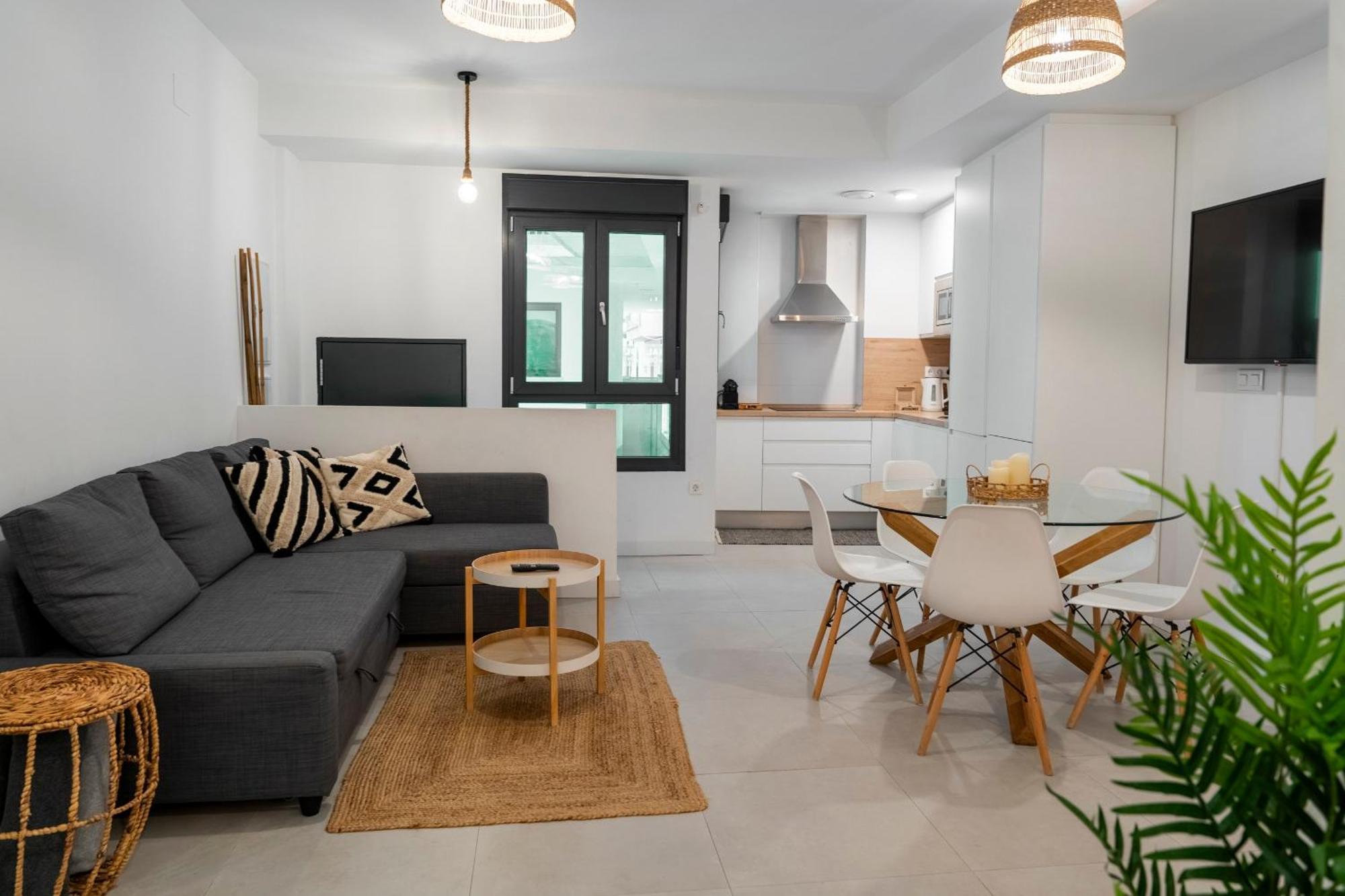 Apartment Andrea In Malaga Center Bagian luar foto