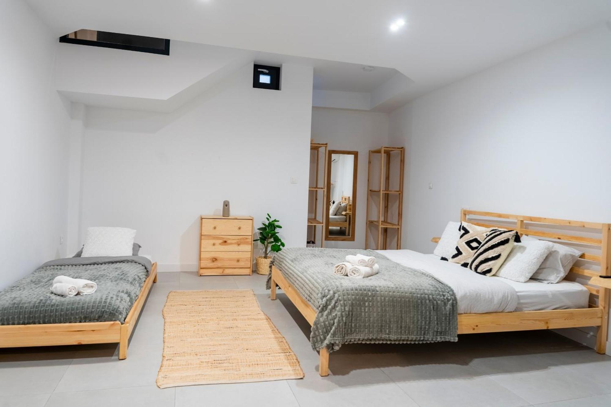 Apartment Andrea In Malaga Center Bagian luar foto